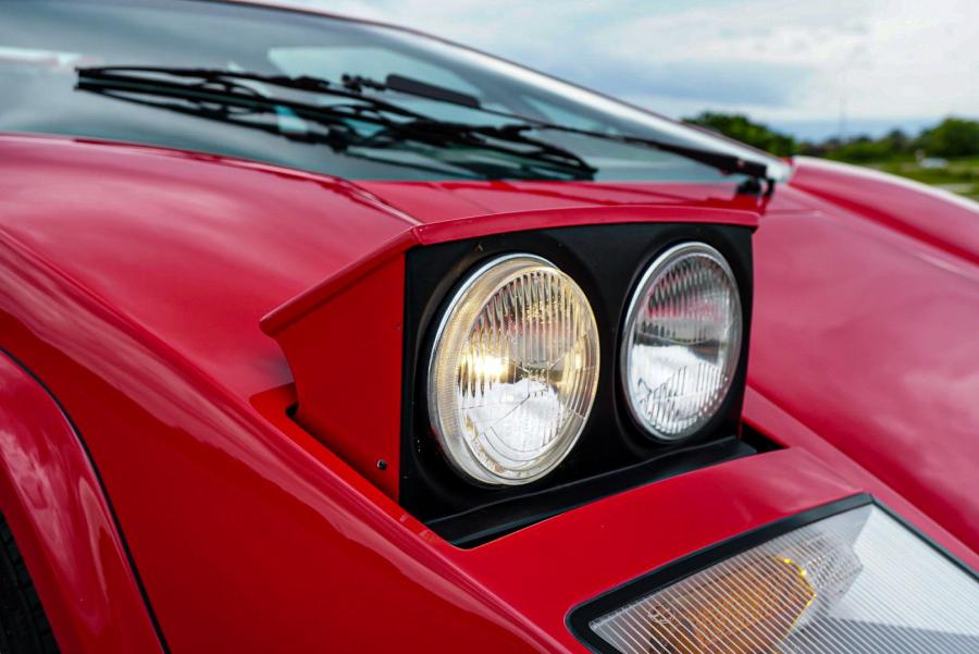 Детали экстерьера Lamborghini Countach LP5000 S Quattrovalvole 1988 года  (фото 63 из 146)